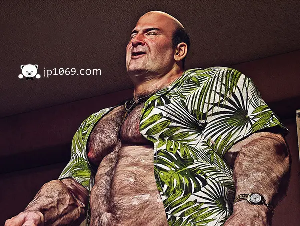 肌肉巨X秃顶男